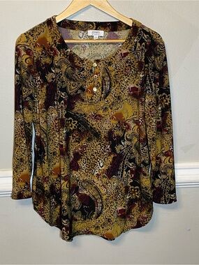 Jones Studio Gold and Black Paisley-Print Henley Top